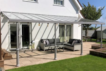 Will an Aluminium Canopy Block Light